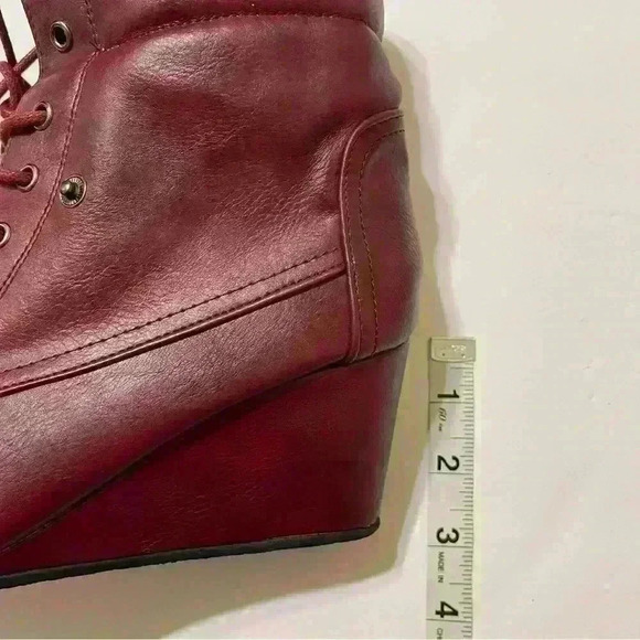 Twisted women’s Sweater knit wedge ankle boots size 9 burgundy - Picture 11 of 11